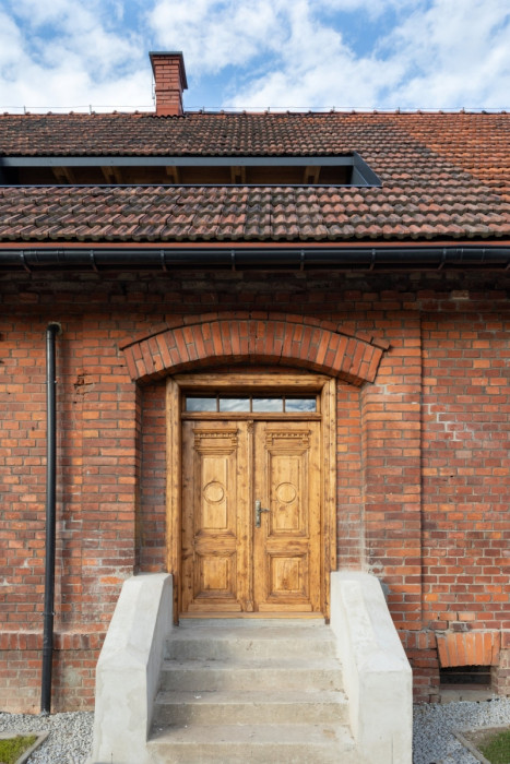 Rekonstrukce firemního sídla mmcité+ v Mazančowicích v Polsku od Kamil Mrva Architects