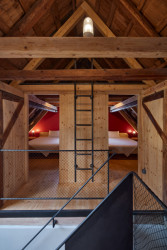 Skleněná chalupa v Jizerských horách od studia Mjölk