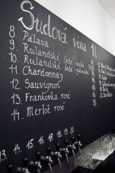 JEČMEN-CAHA architekti, Vinotéka a sýrárna v Blansku - foto