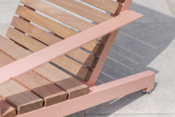 Společnost mmcité nabízí nábytek a mobiliář z jatoby s označením FSC. Díky tomu splňuje nejpřísnější kritéria pro její těžbu v amazonském pralese.