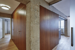 Rekonstrukce panelového bytu od studia Klára Makovcová Architects