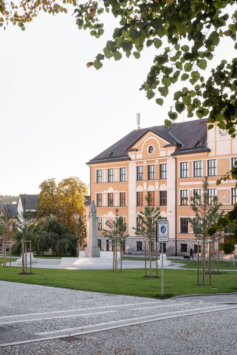 2021 architekti navrhli hravé veřejné prostranství pro severočeské město Červený Kostelec