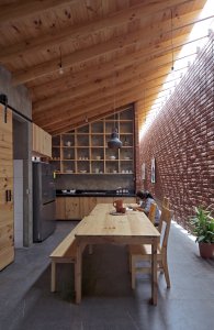 Vzdělávací La Casa que Habita v ekvádorském Babahoyo od Natura Futura Arquitectura