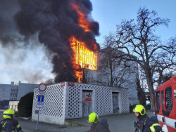 V Tróji v komplexu od architekta Jana Bočana hořelo.