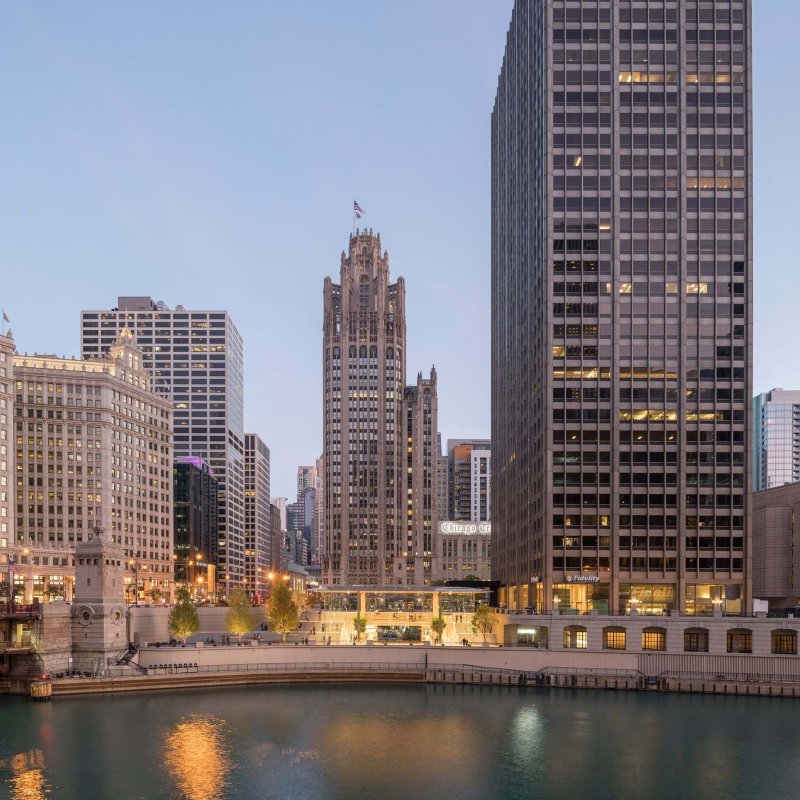 Apple Michigan Avenue , Foster + Partners