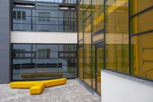 Přístavba ZŠ DR. E. Beneše, Med Pavlík architekti - foto