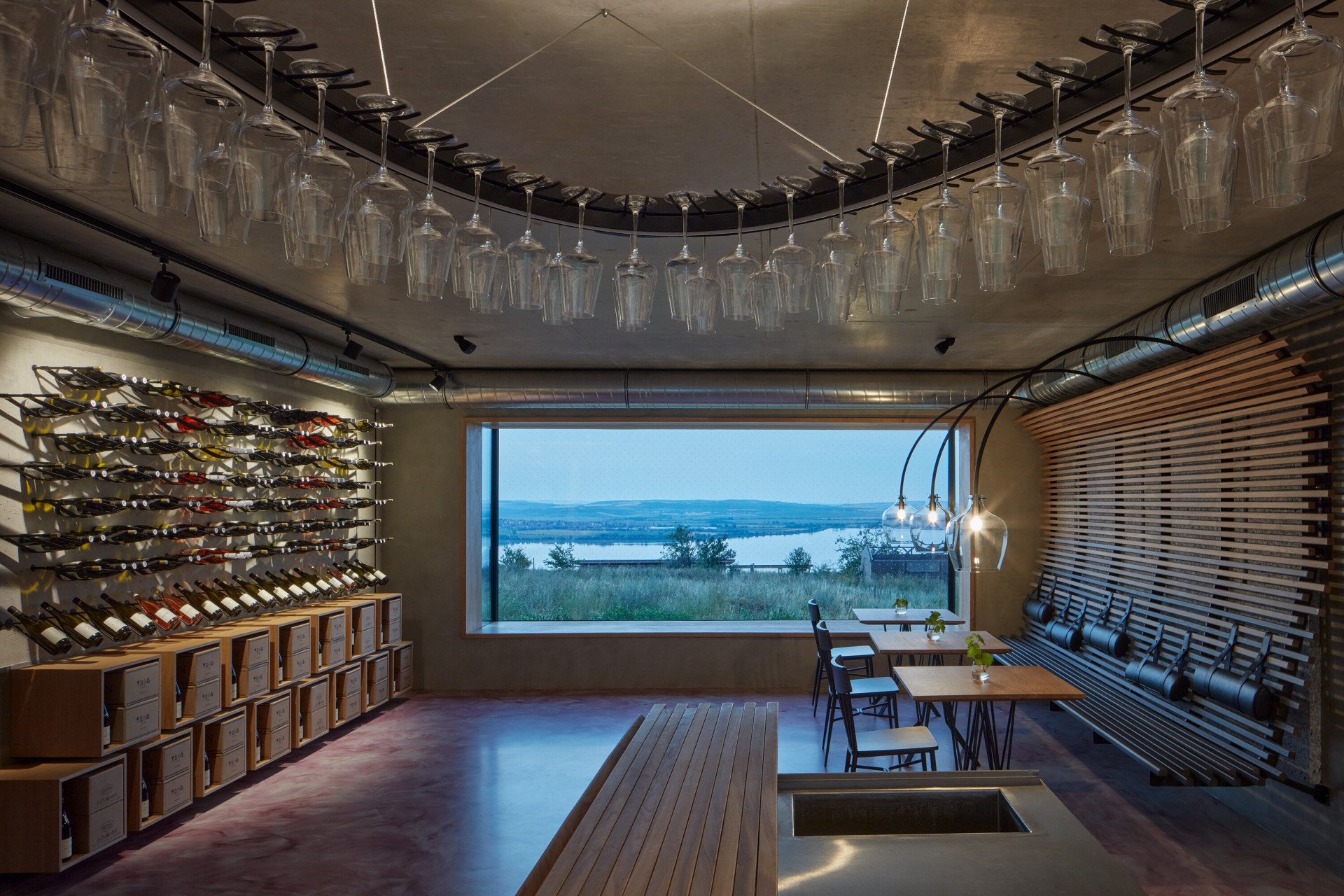 Nový wine bar Reisten v Pavlově od studia ORA