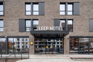 V pražských Jinonicích roste nová rezidenční čtvrť. Nabídne na 500 bytů, kancelářské prostory a občanskou vybavenost. (na obrázku Hotel Zleep)