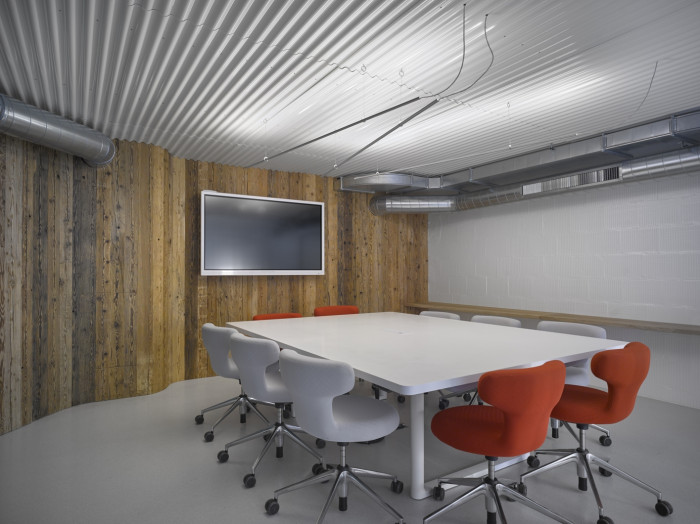 Kancelářské prostory a showroom developerské společnosti Satpo, Daniela Polubědovová