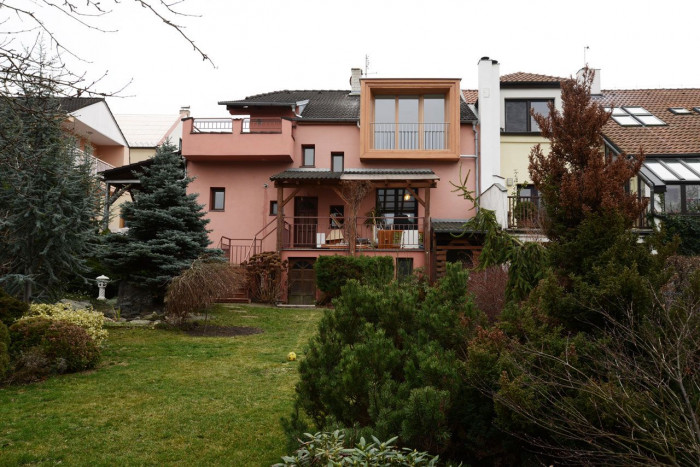 ORA, Zarámovaný vikýř – foto