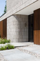 Cihly Joseph Bricks mají nezaměnitelný charakter ruční výroby a jedinečné odstíny. (na obrázku rodinný dům v Rotterdamu)