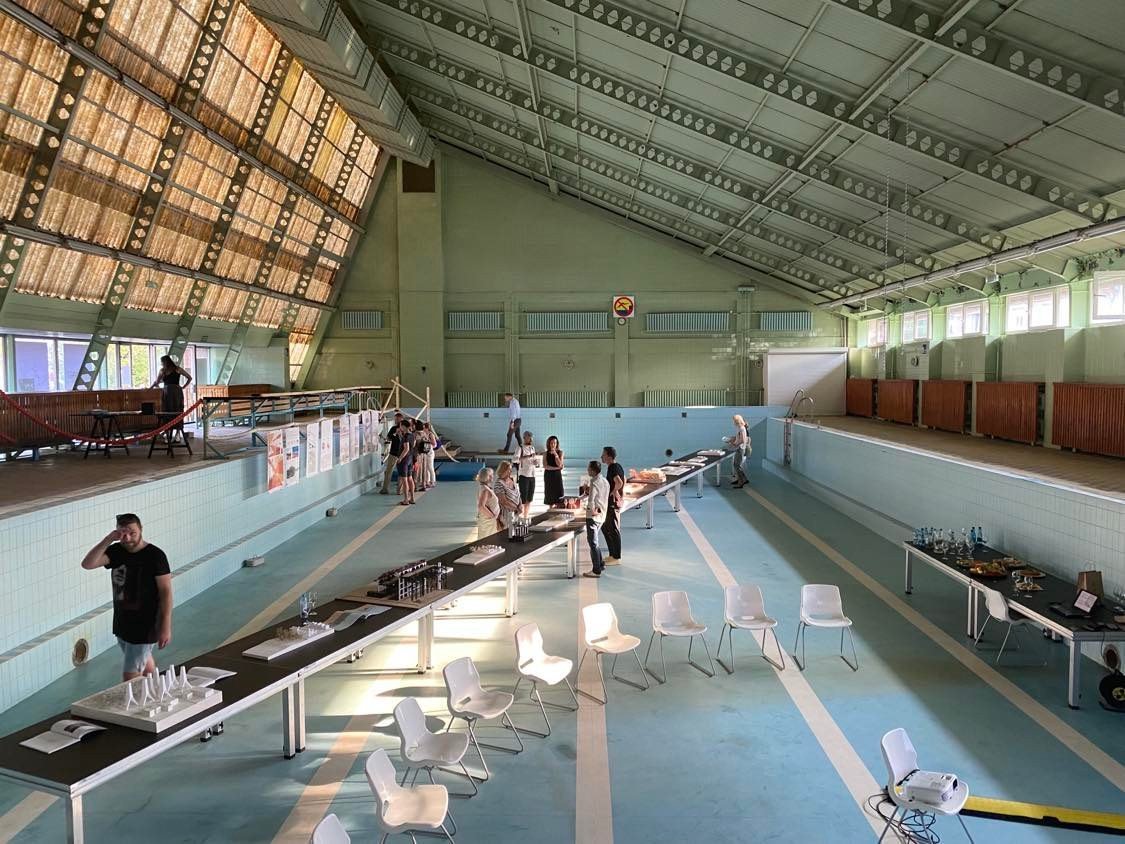 Výstavu studentských projektů VUT reagujících na klimatické změny je možné navštívit do konce srpna