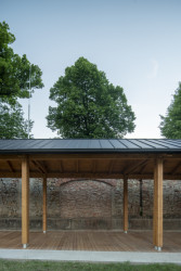 Společenský sál farního centra v Lidečku od studia AEIOU