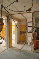 Nájemní byt v Hradci Králové, svobodová blaha: Zachycení bouracích prací