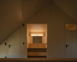 Chata na Šumavě od ateliéru Markéty Cajthamlové