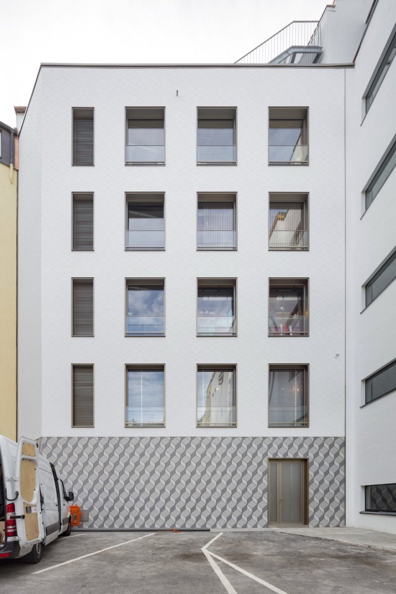 Dům sportu Schuster v Mnichově s fasádou StoSignature Graphic, Ochs Schmidhuber Architekten. Foto: Gerhard Hagen
