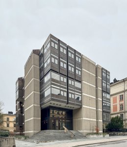 Československá ambasáda, od týmu architektů vedeného Janem Bočanem, 1972
