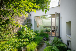 Kategorie budovy: Dům propojený se zelení
