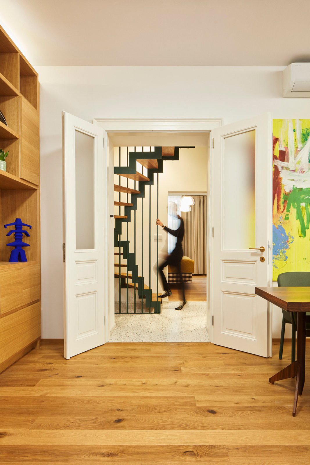 Byt má 137 metrů čtverečních a dvě podlaží (Byt na Novém Městě, Helena Ballošová)