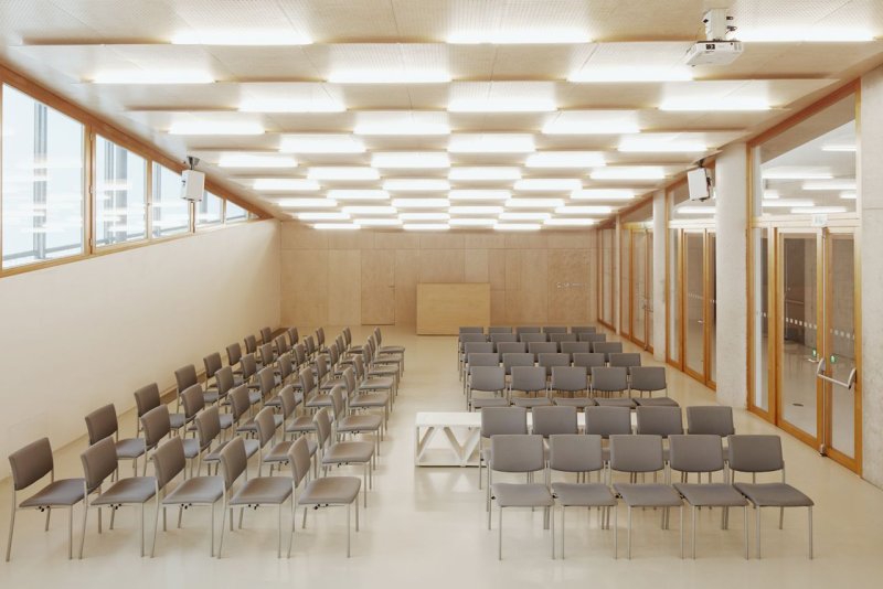 mmcité, CONSTRUQTA, lavička / Fránek Architects, Modlitebna Církve bratrské, Litomyšl – foto