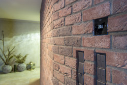 Společnost REHAU představuje produkt NEA SMART 2.0 - modulární regulační systém s LED Matric.