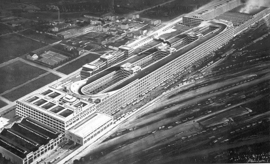 Historický pohled na továrnu Lnigotto z roku 1928