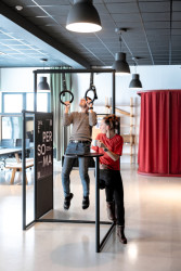 Kruhy na zavěšení  (Kolekce nábytku PerSoma přináší wellbeing do kanceláře; Balance in Motion)