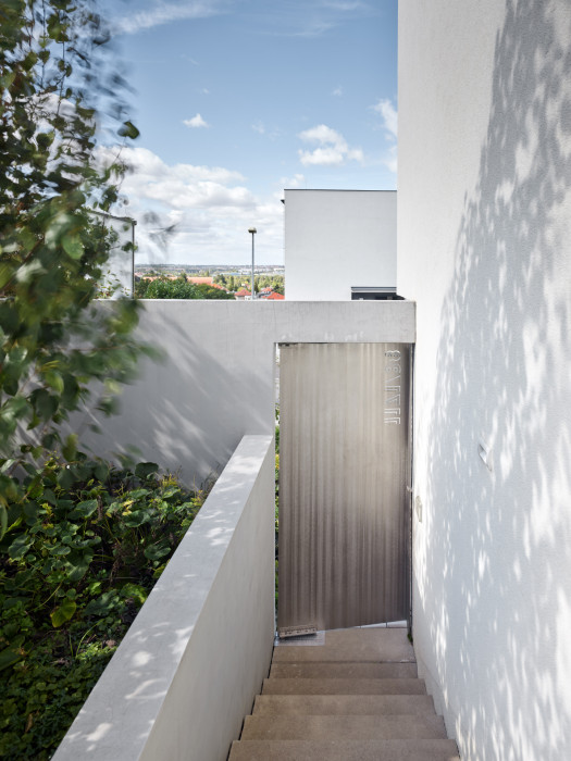 Rodinný dům pro milovníka umění (RD Ruzyně; Stempel & Tesař architekti)