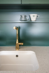 BY architects zrekonstruovali rodinný dům z 50. let v Praze s cílem zachovat charakter stavby.