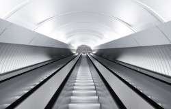 Maxim Velčovský a edit! architects uspěli v graficko-výtvarné soutěži na návrh interiéru stanice metra Českomoravská