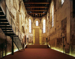 Rekonstrukce kostela sv. Anny (2004) v Praze od Evy Jiřičné/ AI Design