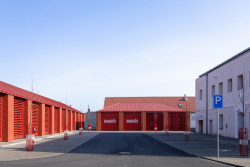 Hasičská zbrojnice a zázemí technických služeb v Líbeznicích, Ehl&Koumar architekti/ Lukáš Ehl, Tomáš Koumar, Jaroslav Malina, Jan Lankaš