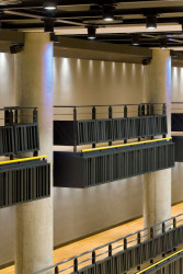 Atelier 8000, Interiér multifunkční haly Forum Karlín - foto