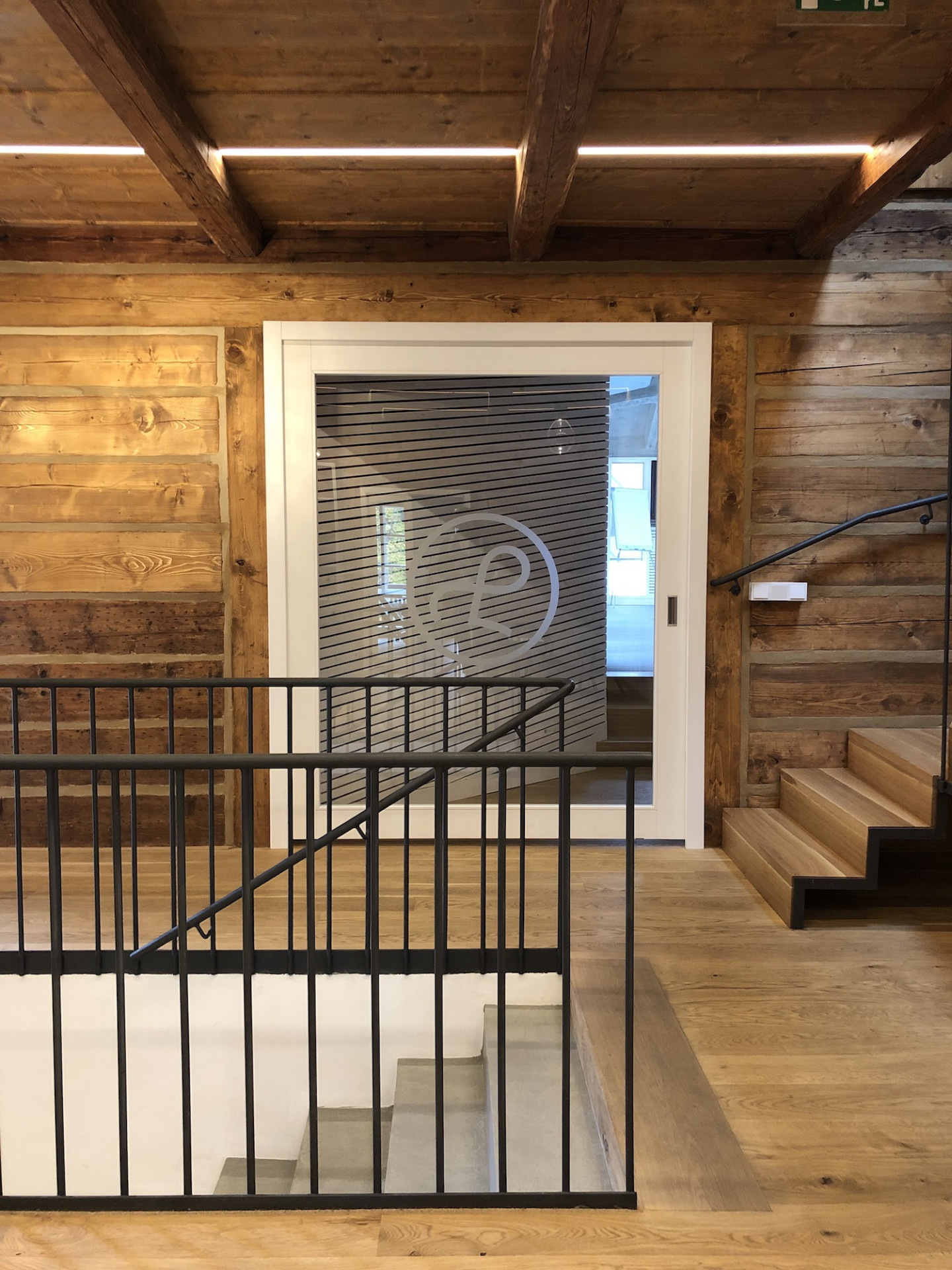 Sídlo firmy Lasvit v Novém Boru od architektonické kanceláře ov-a