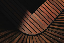 Nový produkt společnosti mmcité Platform vybízí k posezení uprostřed města.