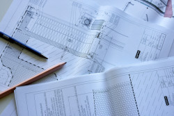 HI okna jsou produktovou značkou společnosti HINTON. Zaměřují se na kompletní dodávku a realizaci hliníkových oken, dveří a fasád