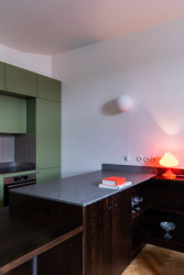 Interiér bytu A.4 od Barbory Kudelové z ateliéru HRA