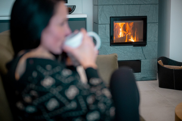 Společnost Vesper Homes začleňuje mastková kamna do svých nízkoenergetických a pasivních dřevostaveb.