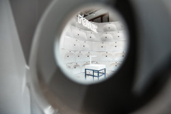 Společnost Ravak bude součástí festivalu designu a módy Designblok. Expozici navrhlo duo Vrtiška & Žák.