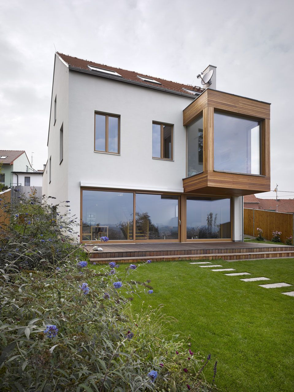 Jaroušek Rochová architekti, RD v Brně-Žebětíně - foto