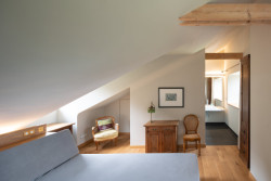 Interiér staré části (Rekosntrukce domu v Bretani, MOLO ARCHITEKTI)