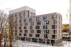V pražských Jinonicích roste nová rezidenční čtvrť. Nabídne na 500 bytů, kancelářské prostory a občanskou vybavenost. (na obrázku Hotel Zleep)