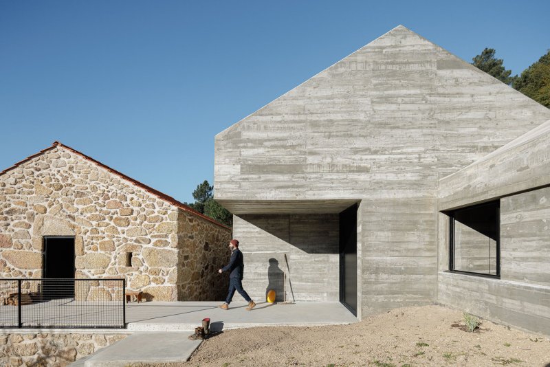 Casa NaMora v Portugalsku od Davida Bilo a Filipe Pina