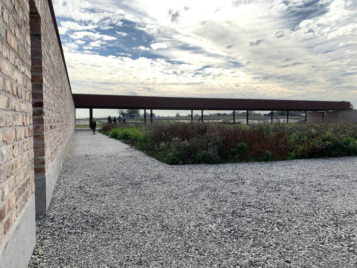 Podle poroty EUmies award je totiž projekt Hage odpovědí na otázku, jak vybudovat novou komunitu – musí se začít veřejným prostorem. 