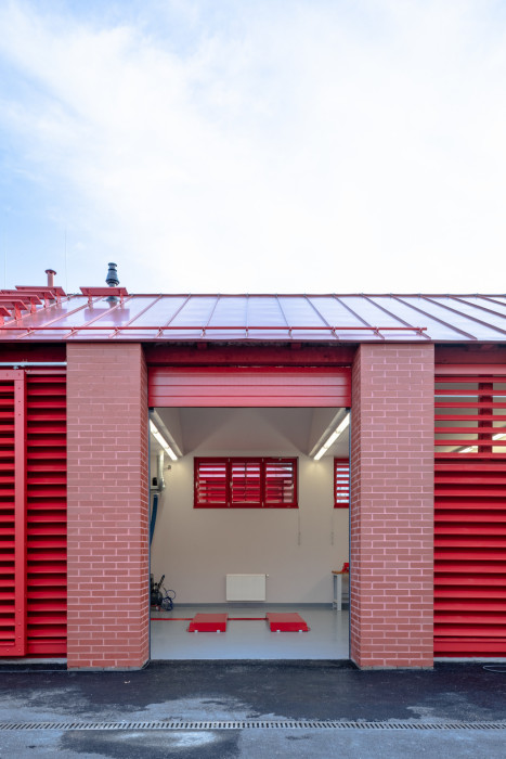 Hasičská zbrojnice a zázemí technických služeb v Líbeznicích, Ehl&Koumar architekti/ Lukáš Ehl, Tomáš Koumar, Jaroslav Malina, Jan Lankaš