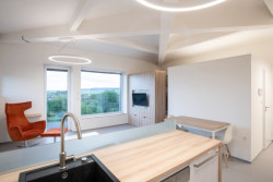 Ateliér Laplan proměnil bývalou trafostanici v moravském Vyškově na kanceláře a byt