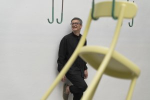 Český výrobce stolů a židlí TON představuje novou židli La Zitta (italsky tichá)