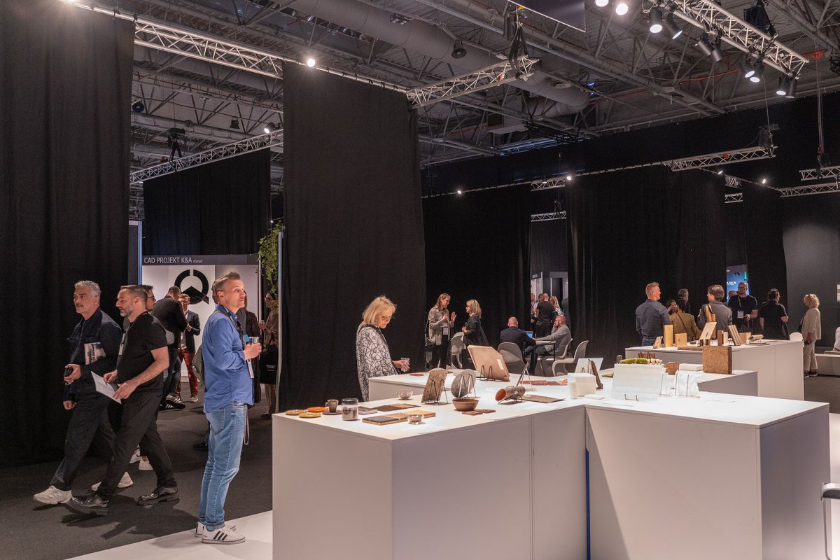 Wise Habit je koncept, který zahrnuje showroomy značek a strategickou designovou agenturu, jež spojují společné hodnoty: design, udržitelnost a informovanost.