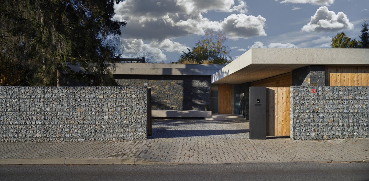 Vstup z ulice (Villa Lamella, A69 architekti)