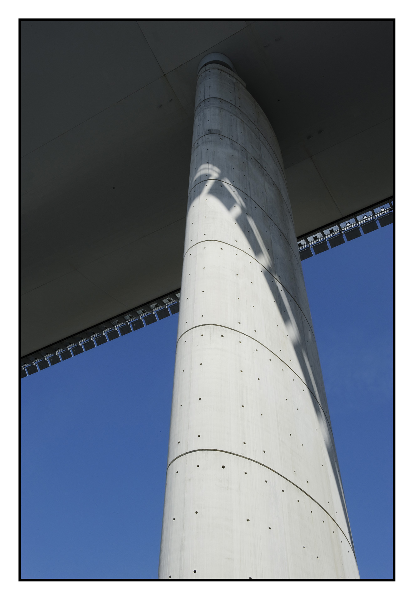 Most svatého Jiří stojí nad Janovem už tři roky. Navrhl ho architekt Renzo Piano jako památník i symbol naděje